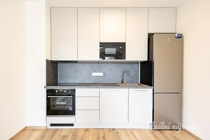 Pronájem bytu 2+kk, Praha - Vysočany, Poděbradská, 50 m2