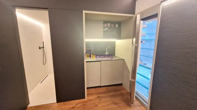 Prodej bytu 2+1, Praha - Smíchov, Janáčkovo nábřeží, 85 m2