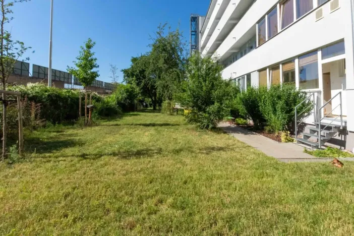 Pronájem bytu 2+kk, Praha - Holešovice, Osadní, 53 m2