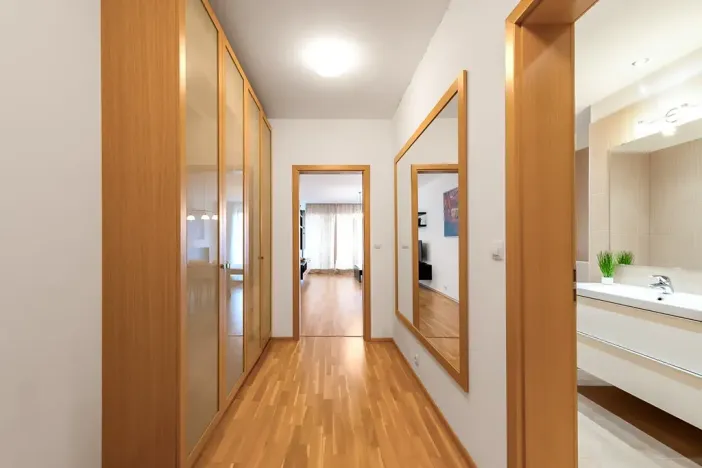 Pronájem bytu 1+kk, Praha - Vinohrady, Korunní, 47 m2