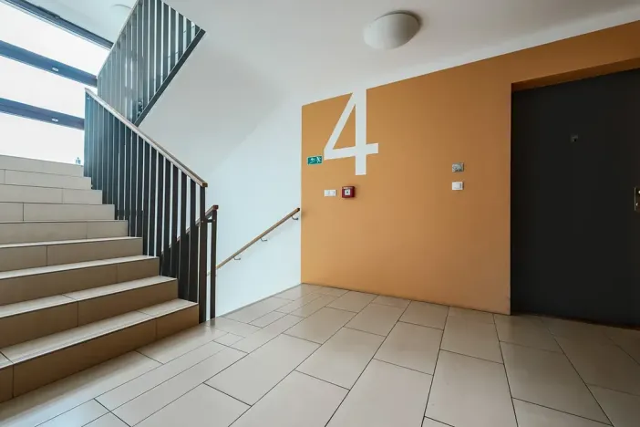 Pronájem bytu 1+kk, Praha - Vinohrady, Korunní, 47 m2