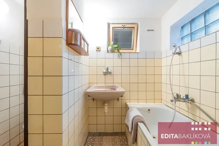 Prodej rodinného domu, Šternberk, Komenského, 68 m2