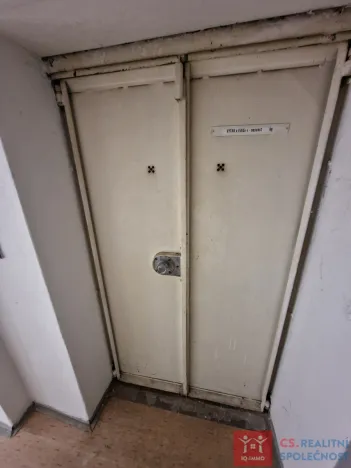 Pronájem obchodního prostoru, Znojmo, Divišovo náměstí, 120 m2