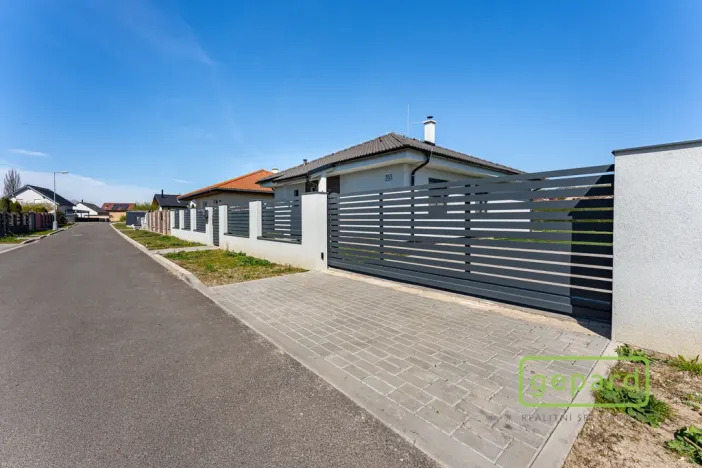 Prodej rodinného domu, Krakovany, 115 m2