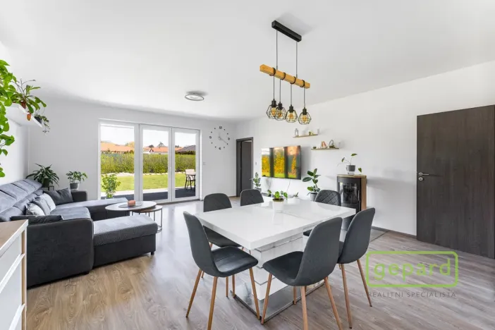 Prodej rodinného domu, Krakovany, 90 m2