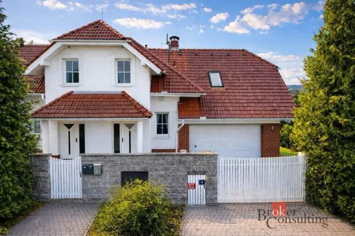 Prodej bytu 4+kk, Praha - Štěrboholy, Novoštěrboholská, 172 m2