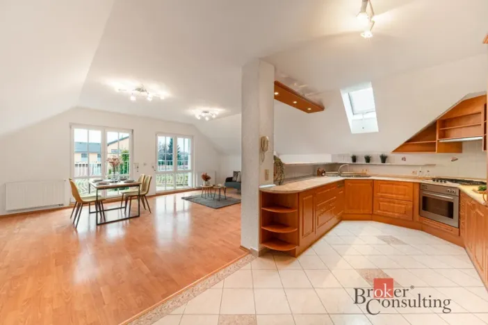 Prodej bytu 4+kk, Praha - Štěrboholy, Novoštěrboholská, 172 m2