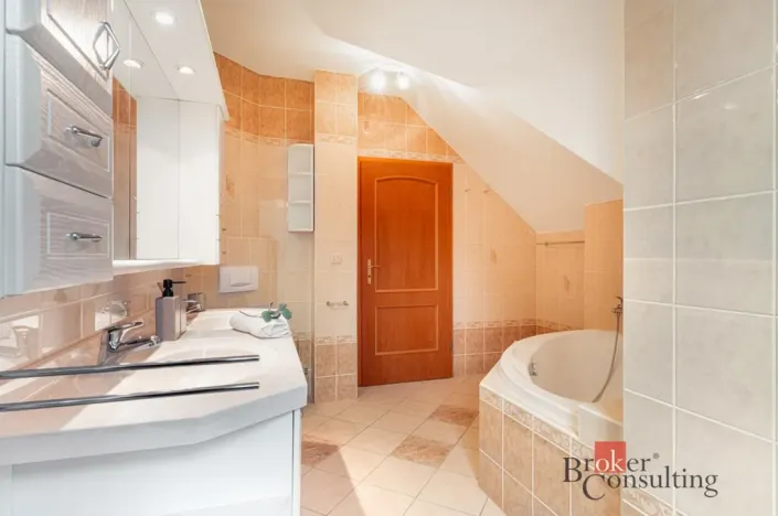 Prodej bytu 4+kk, Praha - Štěrboholy, Novoštěrboholská, 172 m2