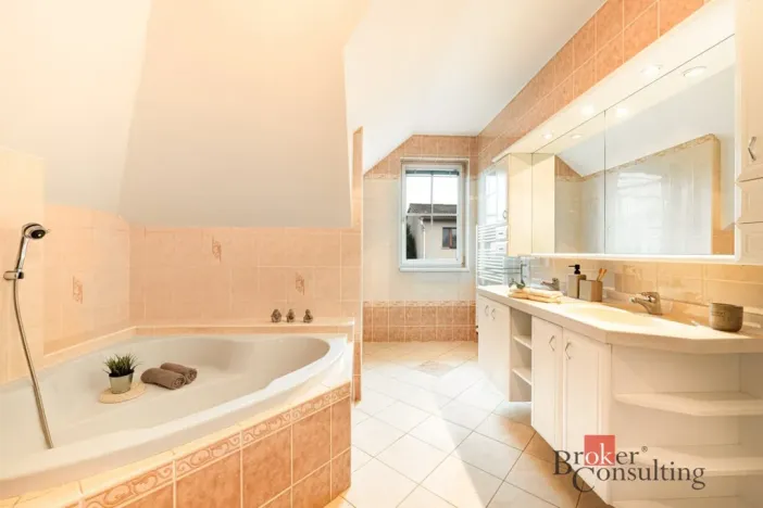 Prodej bytu 4+kk, Praha - Štěrboholy, Novoštěrboholská, 172 m2