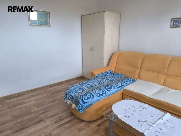 Pronájem bytu 1+1, Karlovy Vary, Plzeňská, 42 m2