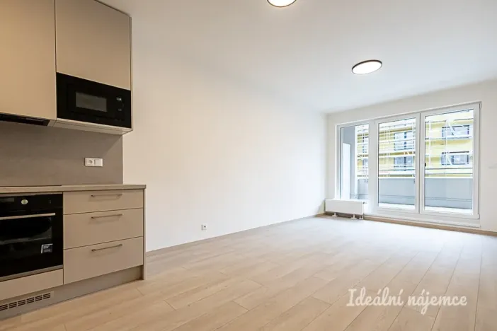 Pronájem bytu 2+kk, Praha - Vysočany, Poděbradská, 55 m2