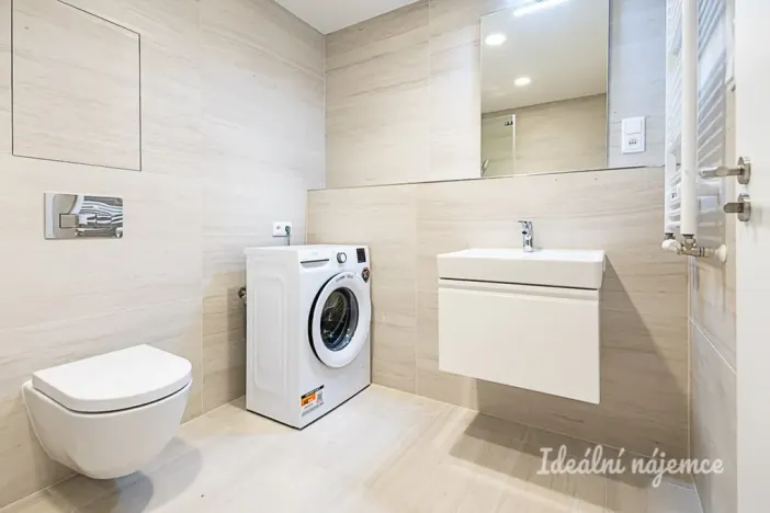 Pronájem bytu 2+kk, Praha - Vysočany, Poděbradská, 55 m2