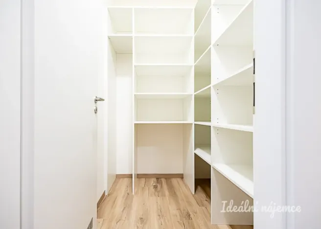 Pronájem bytu 2+kk, Praha - Vysočany, Poděbradská, 50 m2