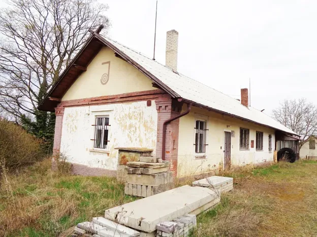 Prodej komerčního pozemku, Jesenice, Rekreační, 10738 m2