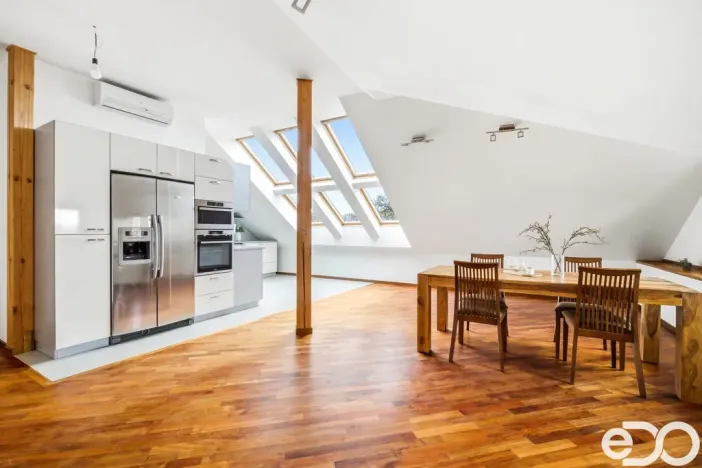 Prodej rodinného domu, Dolní Beřkovice - Vliněves, 400 m2