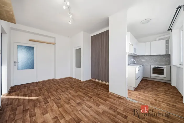 Pronájem bytu 3+kk, Lupenice, 66 m2