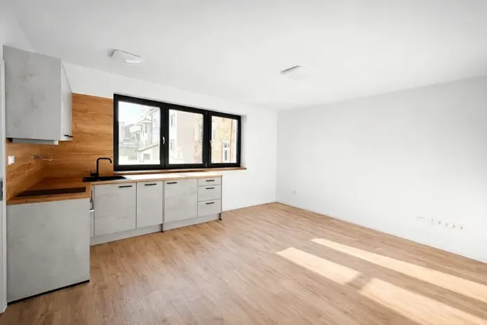 Pronájem bytu 1+kk, České Budějovice, Štítného, 27 m2