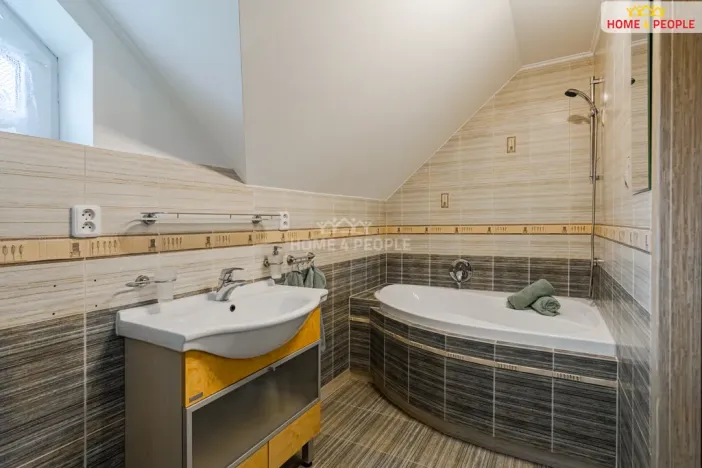 Prodej rodinného domu, Stanovice, 200 m2