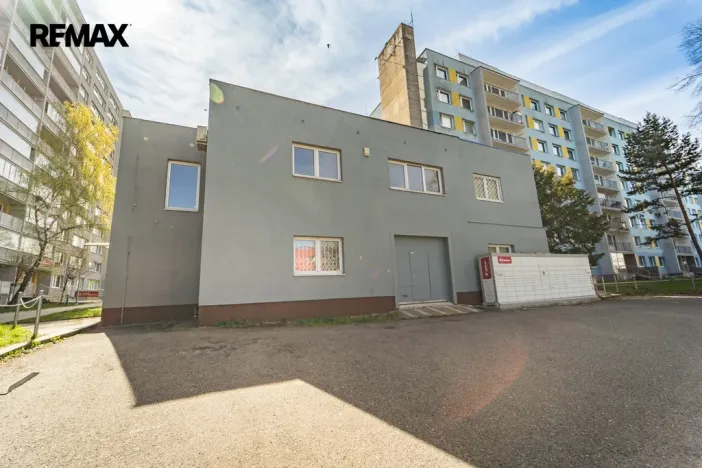 Pronájem obchodního prostoru, Praha - Háje, Hviezdoslavova, 661 m2