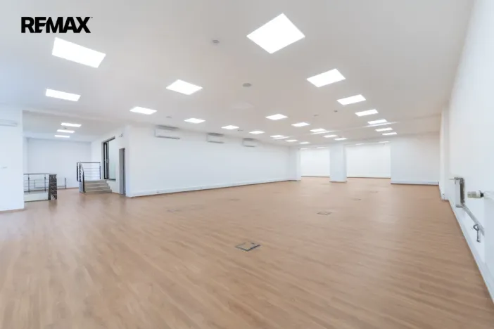 Pronájem obchodního prostoru, Praha - Háje, Hviezdoslavova, 661 m2