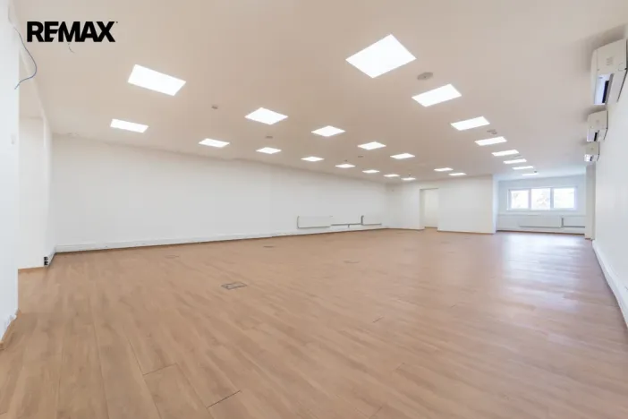 Pronájem obchodního prostoru, Praha - Háje, Hviezdoslavova, 661 m2