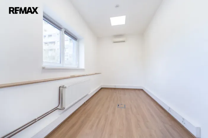 Pronájem obchodního prostoru, Praha - Háje, Hviezdoslavova, 661 m2