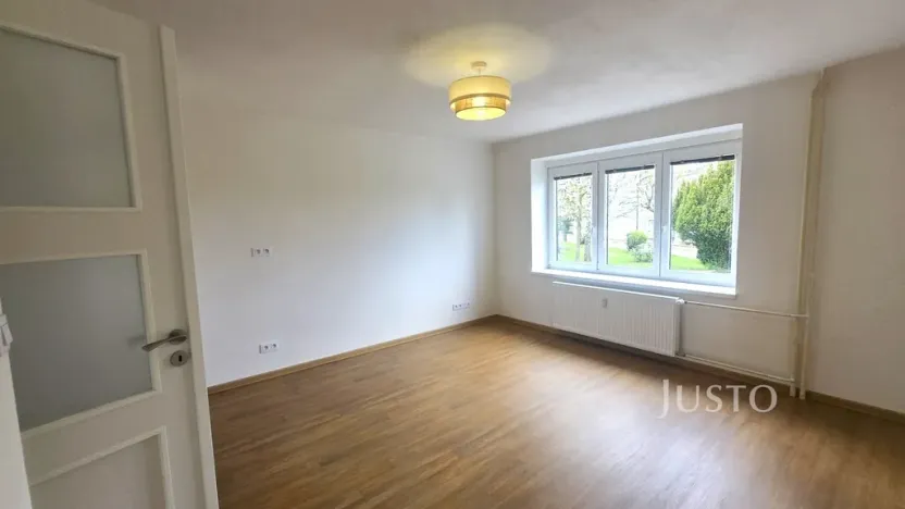 Pronájem bytu 1+1, Písek, Smetanovo nám., 38 m2