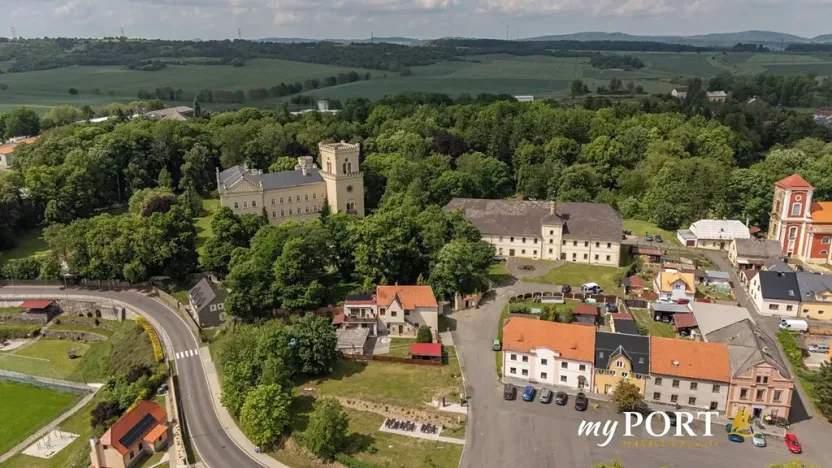 Prodej vícegeneračního domu, Chyše, Žižkovo náměstí, 322 m2