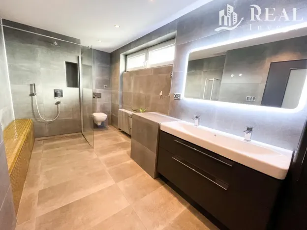 Prodej rodinného domu, Račiněves, 280 m2