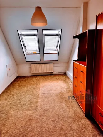 Pronájem bytu 2+1, Opava, Krnovská, 70 m2