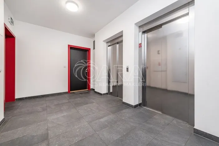 Prodej bytu 2+kk, Liberec - Liberec III-Jeřáb, U Nisy, 63 m2