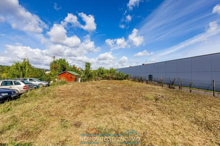 Prodej komerčního pozemku, Znojmo, Dukelských bojovníků, 586 m2