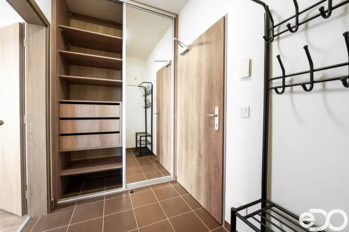 Pronájem bytu 1+kk, Praha - Hlubočepy, Fabiánové, 31 m2