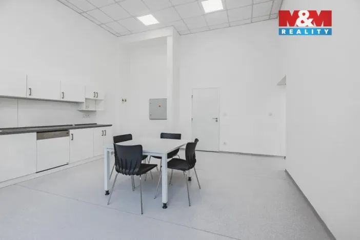 Pronájem kanceláře, Klatovy - Klatovy I, nám. Míru, 396 m2