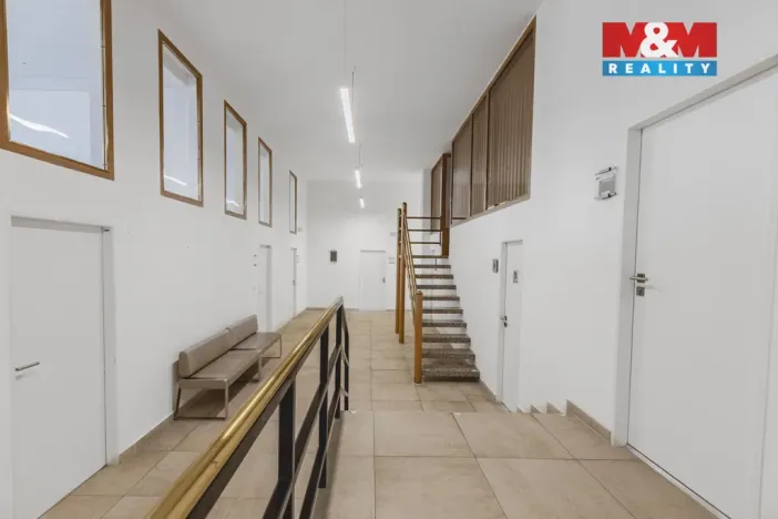 Pronájem kanceláře, Klatovy - Klatovy I, nám. Míru, 396 m2