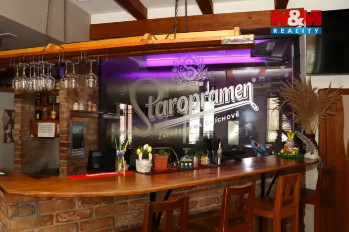 Pronájem restaurace, Holice, Smetanova, 233 m2