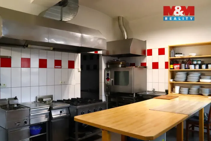 Pronájem restaurace, Holice, Smetanova, 220 m2