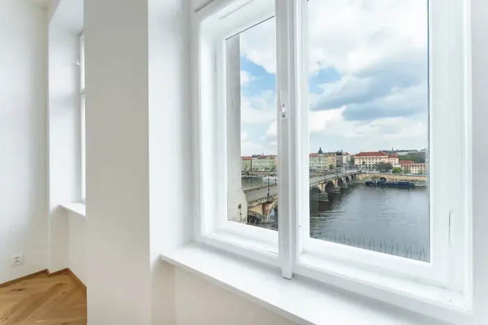 Prodej bytu 2+kk, Praha - Smíchov, Hořejší nábřeží, 47 m2