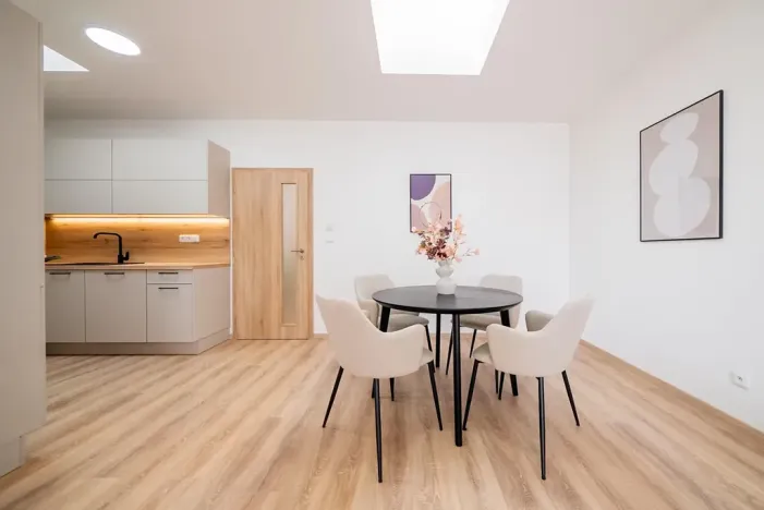 Prodej bytu 2+kk, Praha - Hloubětín, Mochovská, 63 m2