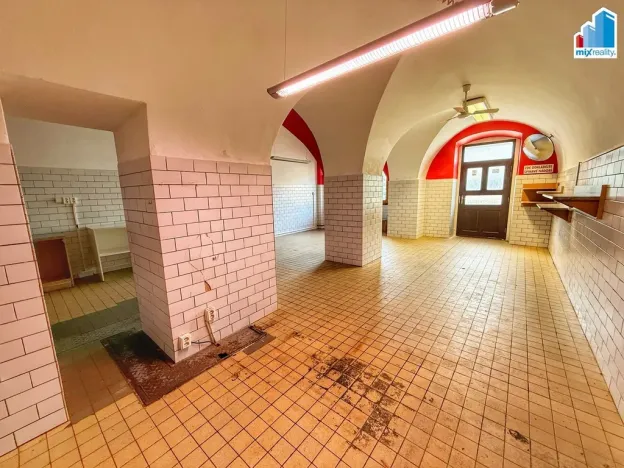 Pronájem obchodního prostoru, Planá, náměstí Svobody, 95 m2