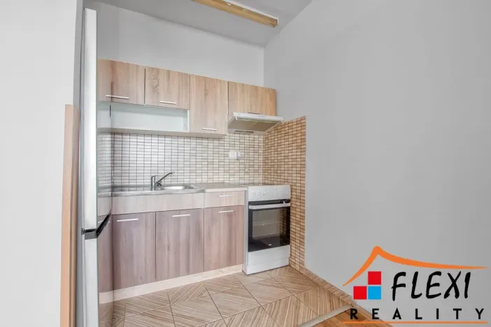 Pronájem bytu 1+kk, Frýdek-Místek - Frýdek, Klicperova, 33 m2