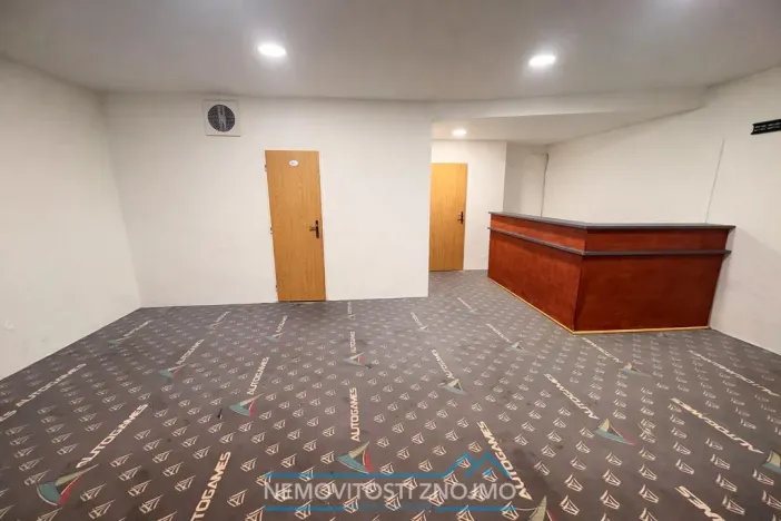 Pronájem obchodního prostoru, Znojmo, Holandská, 142 m2