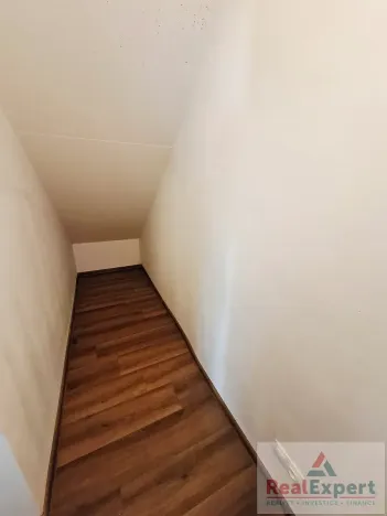 Pronájem bytu 1+kk, Praha - Vinohrady, Máchova, 29 m2