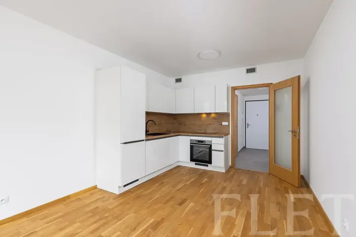 Pronájem bytu 1+kk, Praha - Vysočany, Smržových, 31 m2