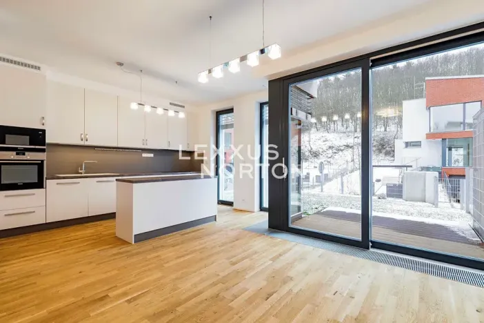 Pronájem rodinného domu, Praha - Dejvice, V Šáreckém údolí, 190 m2