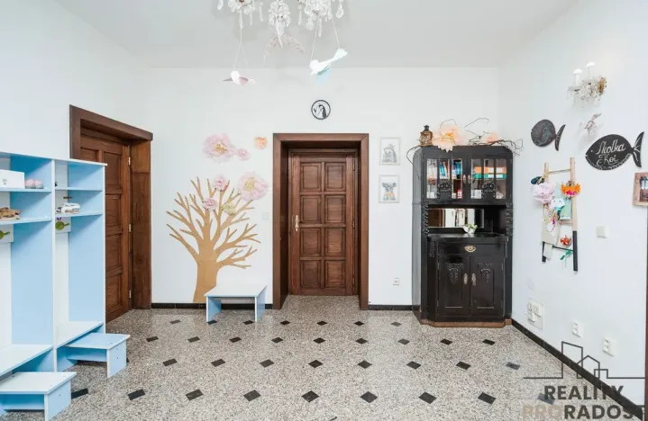 Prodej obchodního prostoru, Praha - Smíchov, U Okrouhlíku, 135 m2