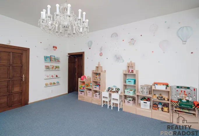 Prodej obchodního prostoru, Praha - Smíchov, U Okrouhlíku, 135 m2