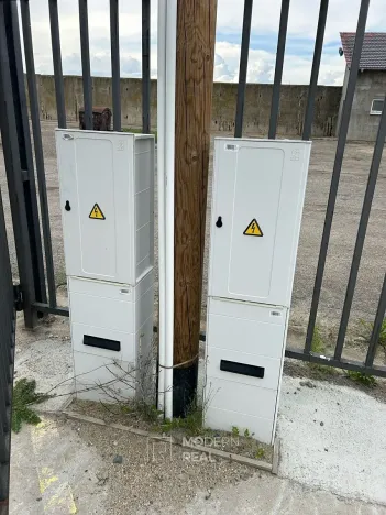 Pronájem komerčního pozemku, Holasice, 1600 m2