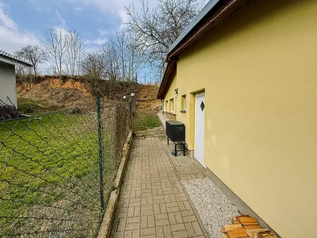 Prodej bytu 2+kk, Červené Pečky, Dobešovice, 66 m2