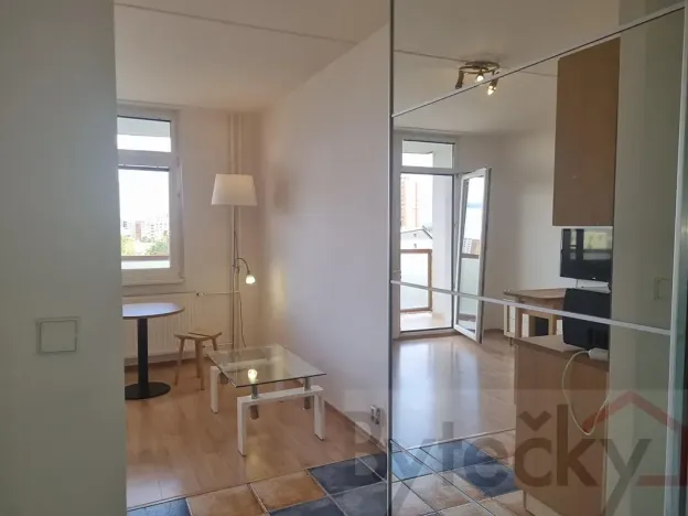 Pronájem bytu 1+kk, Praha - Kamýk, Otradovická, 34 m2